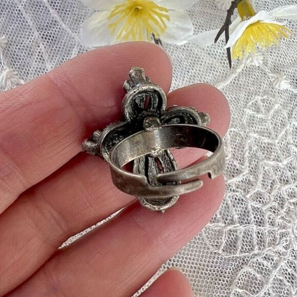 Set 2 Gothic Cross 90’s Costume Rings - Picture 4 of 9